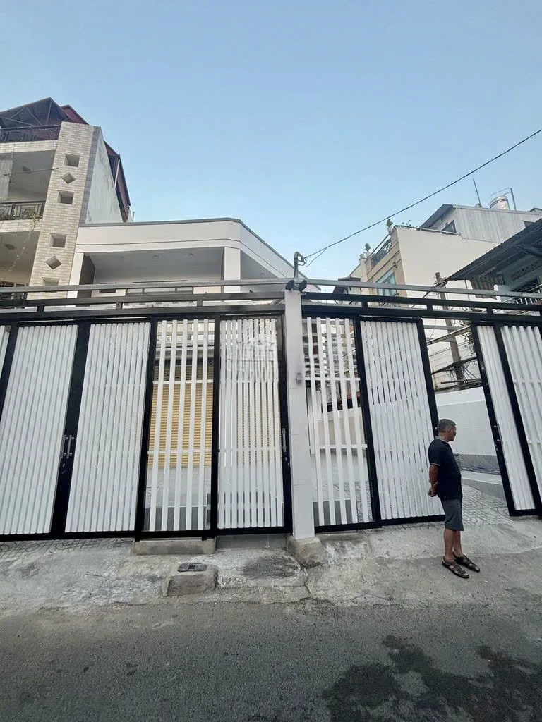 Cho Thuê Nhà Biệt Thự : 86/56 Âu Cơ, Phường 9, Quận Tân Bình. Giá thuê: 39 triệu/tháng