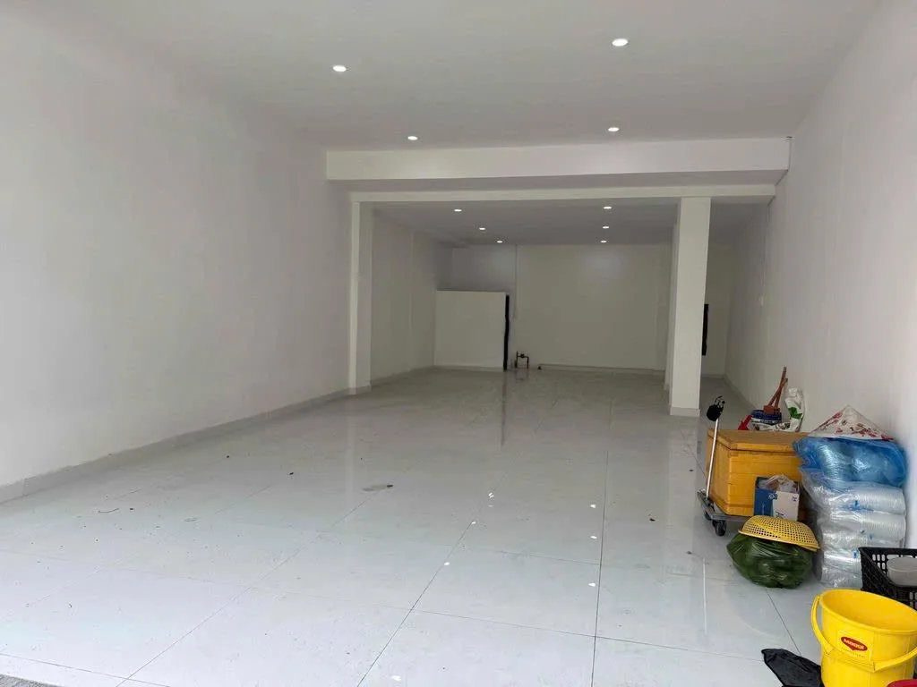 Cho Thuê Mặt Bằng : 341 Lê Quang Định, Phường 5, Quận Bình Thạnh. Giá thuê: 35 triệu/tháng