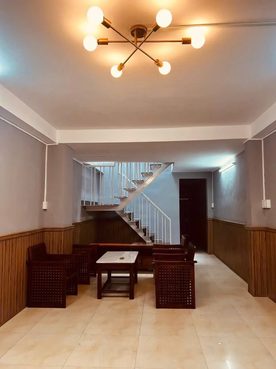 Cho thuê Nhà nguyên căn : 212/11 Ngô Tất Tố, Phường 22, Quận Bình Thạnh. Giá thuê: 18 triệu/tháng