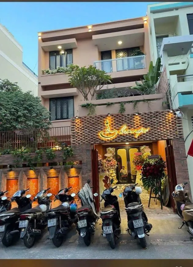 CHO THUÊ NHÀ MẶT TIỀN : 19 ĐẶNG TẤT, PHƯỜNG TÂN ĐỊNH, QUẬN 1. GIÁ THUÊ : 100 TRIỆU/THÁNG