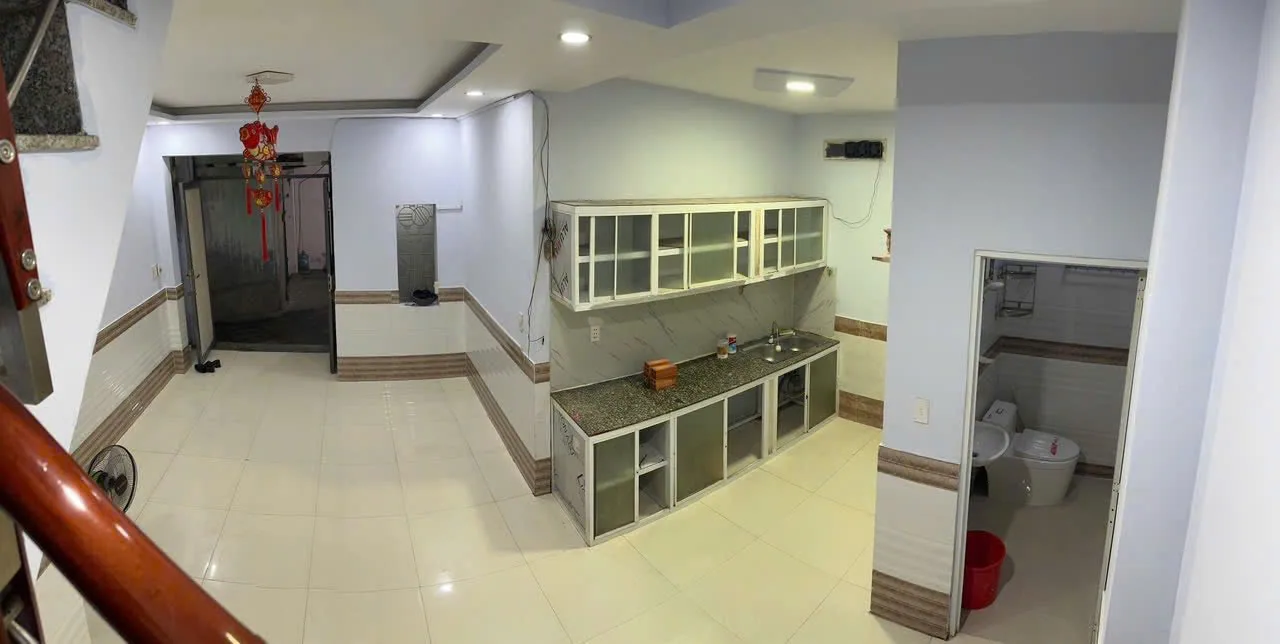 CHO THUÊ NHÀ NGUYÊN CĂN : 391/149 TRẦN HƯNG ĐẠO, QUẬN 1. GIÁ THUÊ : 15 TRIỆU/THÁNG