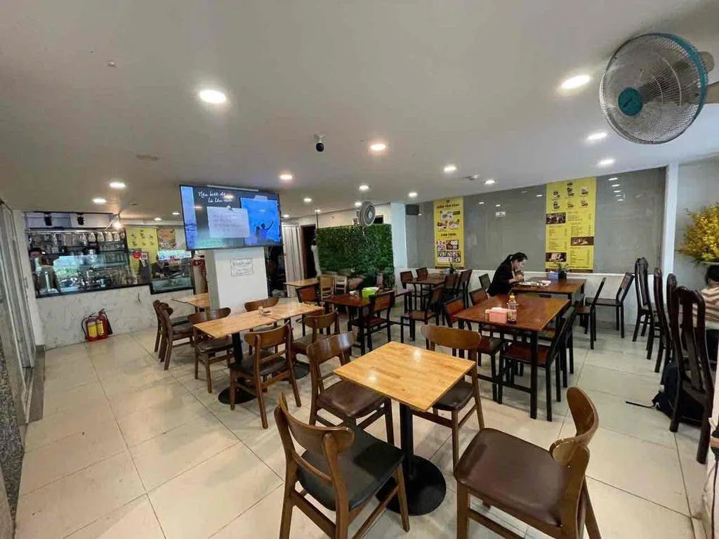 CHO THUÊ MẶT BẰNG : 525/11A  SƯ VẠN HẠNH, QUẬN 10. GIÁ THUÊ : 28 TRIỆU/THÁNG