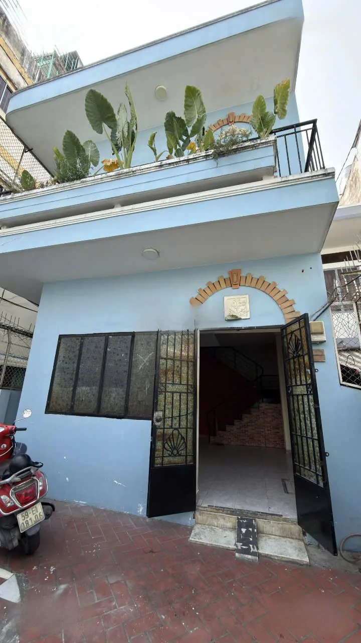 CHO THUÊ NHÀ HXH : 493A/56 Cách Mạng Tháng 8, Phường 13, Quận 10. Giá thuê: 18 triệu/tháng