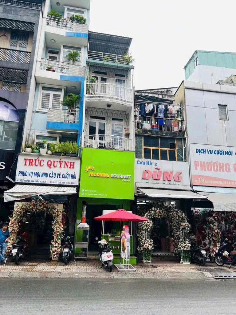 CHO THUÊ NHÀ MẶT TIỀN : 710 Nguyễn Đình Chiểu, Phường 1, Quận 3. Giá thuê: 29 triệu/tháng