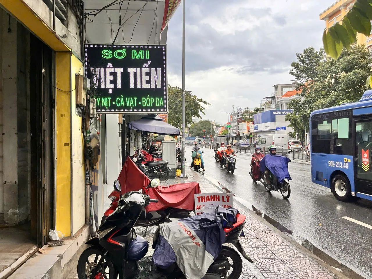 CHO THUÊ NHÀ NGUYÊN CĂN : 310 Bạch Đằng, Phường 14, Quận Bình Thạnh. Giá thuê: 50tr / tháng (Đã có t