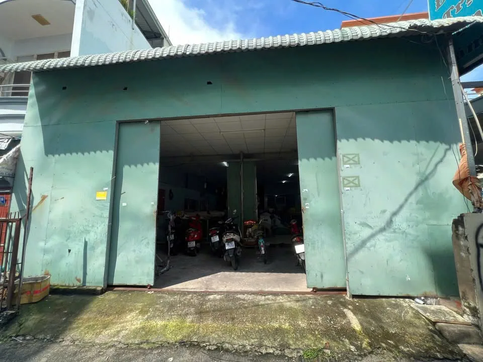 CHO THUÊ NHÀ HẺM XE TẢI : 133/8A Gò Dầu, Phường Tân Quý, Quận Tân Phú. Giá thuê: 17 triệu/tháng
