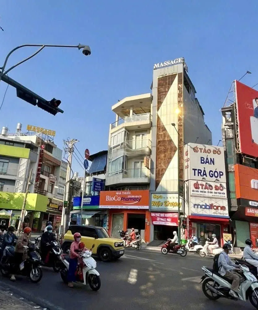 CHO THUÊ NHÀ MẶT TIỀN : 630 Lê Quang Định, Phường 1, Quận Gò Vấp. Giá thuê: 49 triệu/tháng