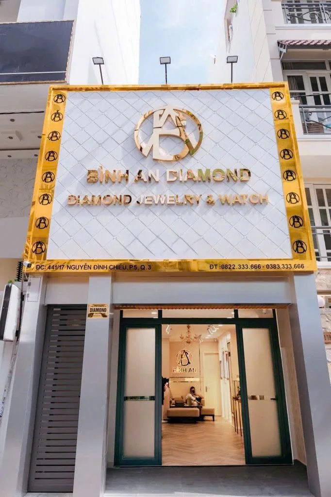 CHO THUÊ NHÀ NGUYÊN CĂN : 441/17 Nguyễn Đình Chiểu, Phường 5, Quận 3. Giá thuê: 37 triệu/tháng