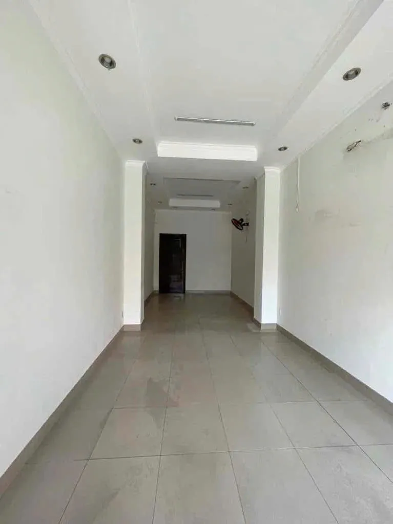 CHO THUÊ MẶT BẰNG : 122 Hoàng Hoa Thám, Phường 7, Quận Bình Thạnh. Giá thuê: 15 triệu/tháng