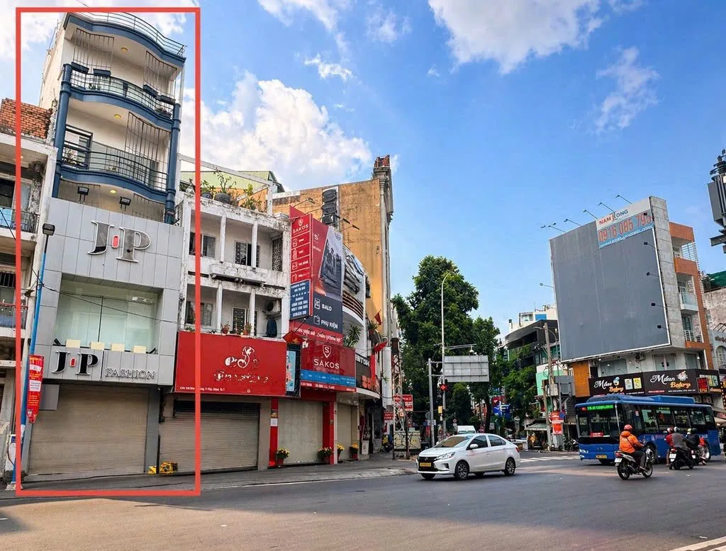 CHO THUÊ MẶT BẰNG KINH DOANH : 422 Hai Bà Trưng, Quận 1. Giá thuê: 55 triệu/tháng