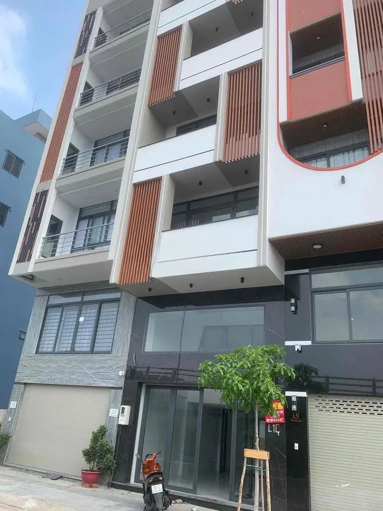 CHO THUÊ NHÀ NGUYÊN CĂN : L10 Đường C12, Phường 13, Quận Tân Bình. Giá thuê: 25 triệu/tháng