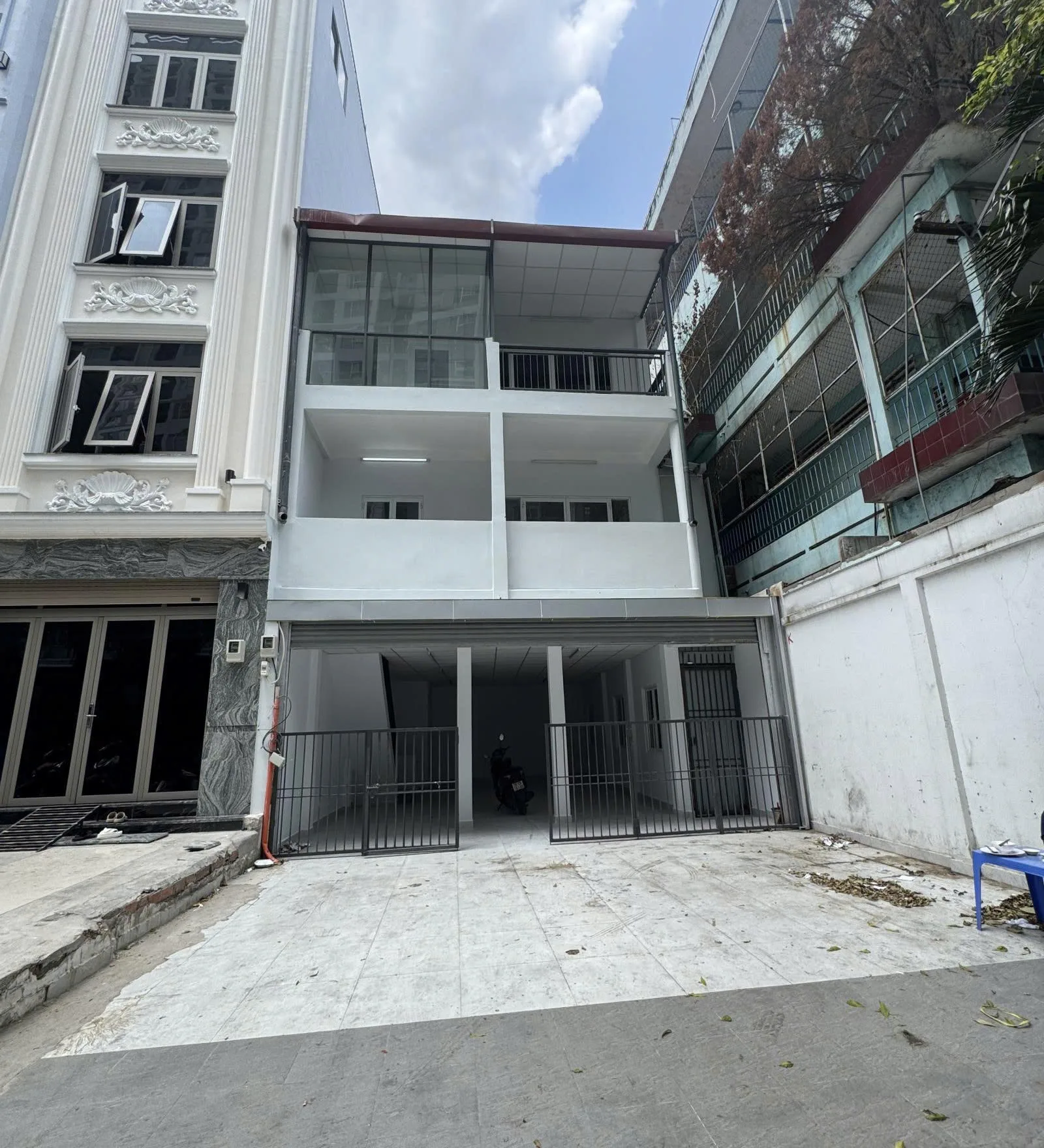 CHO THUÊ NHÀ MẶT TIỀN : 68 Nguyễn Khoái, Phường 2, Quận 4. Giá thuê: 55 triệu/tháng