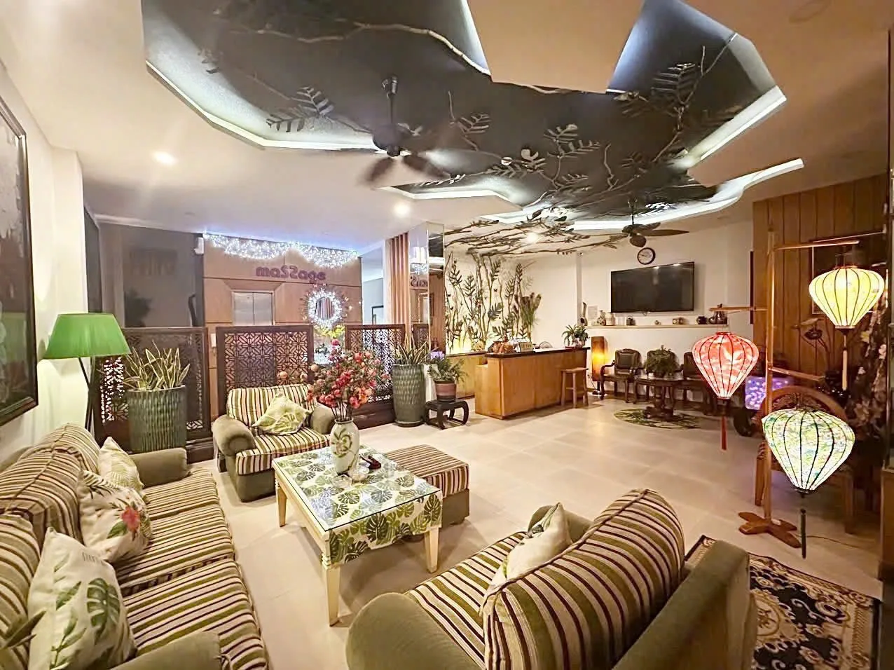 CHO THUÊ KHÁCH SẠN : HXH Nguyễn Thái Bình, Phường 12, Quận Tân Bình. Giá thuê: 150 triệu/tháng