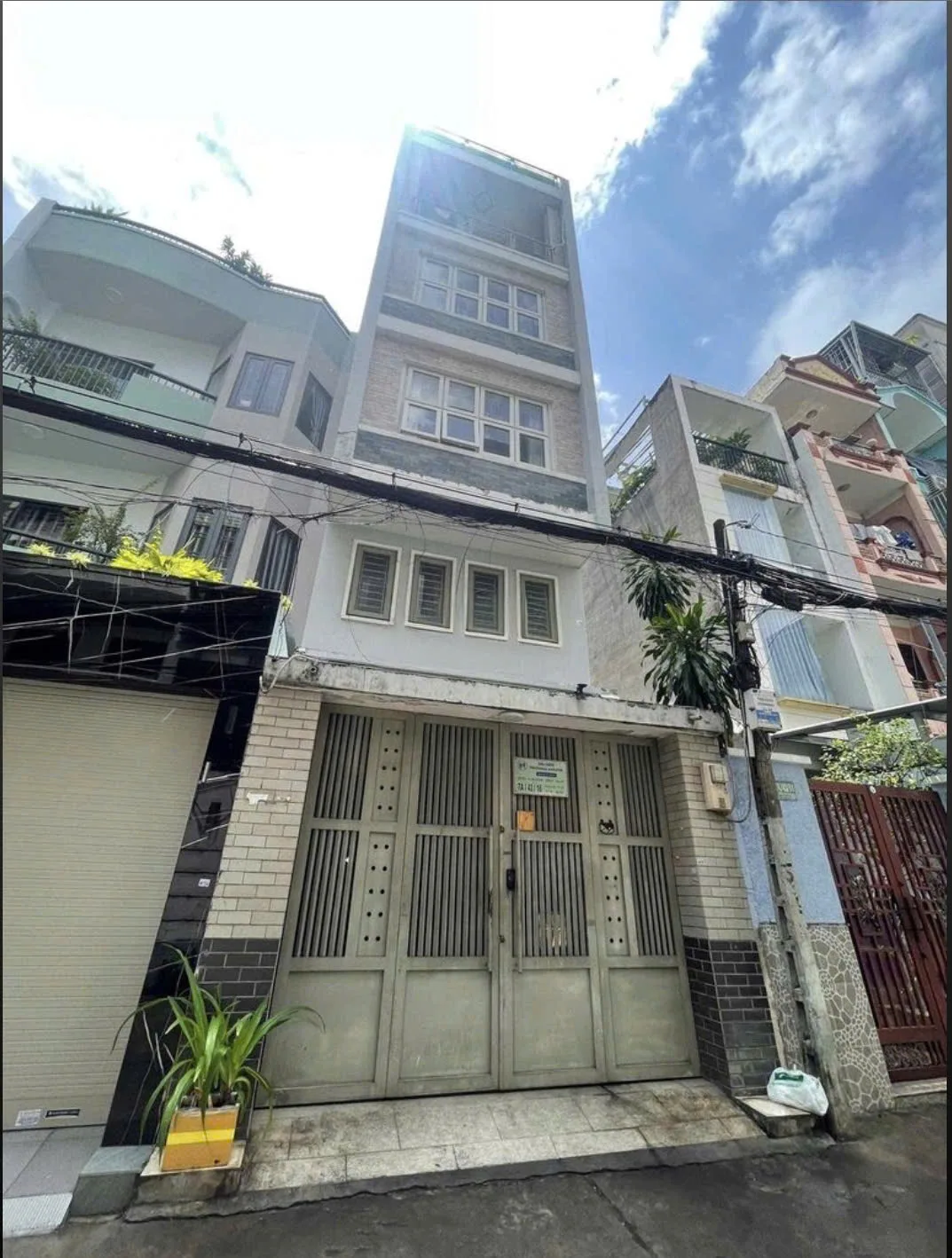 CHO THUÊ NHÀ NGUYÊN CĂN : 7A/43/16 Thành Thái, Phường 14, Quận 10. Giá thuê: 45 triệu/tháng