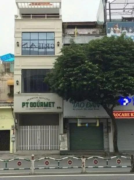 CHO THUÊ NHÀ MẶT TIỀN : 98E Phan Đăng Lưu, Phường 4, Quận Phú Nhuận. Giá thuê: 45 triệu/tháng