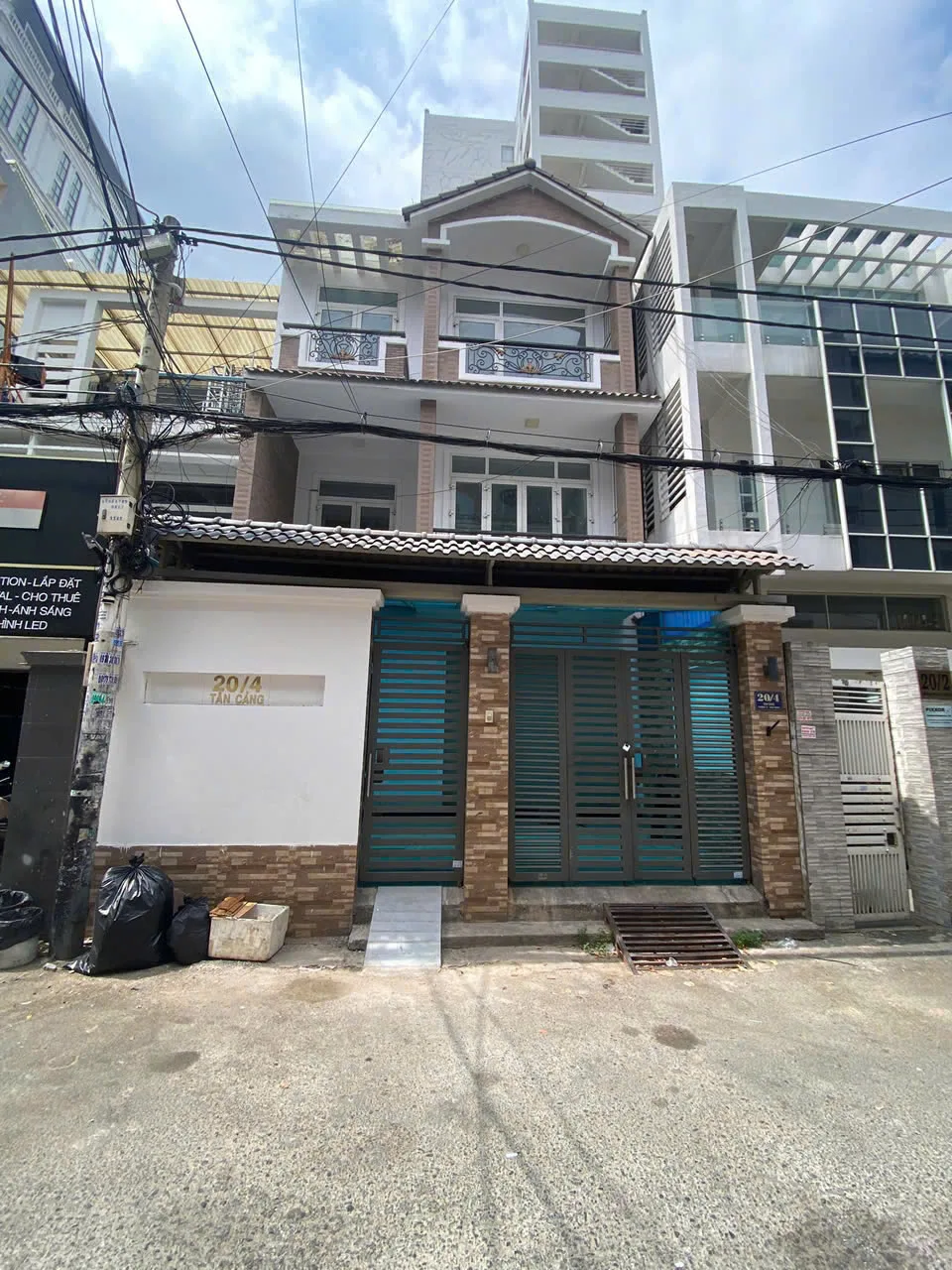 CHO THUÊ NHÀ NGUYÊN CĂN : 20/4 Tân Cảng, Phường 25, Quận Bình Thạnh.  Giá thuê: 62 triệu/tháng
