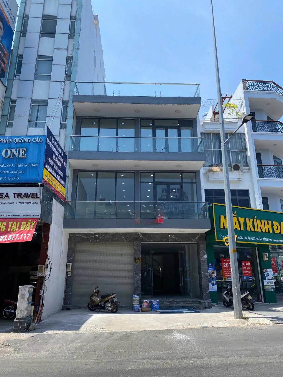 CHO THUÊ NHÀ MẶT TIỀN : 266 Cộng Hòa, Phường 13, Quận Tân Bình.  Giá thuê: 90 triệu/tháng