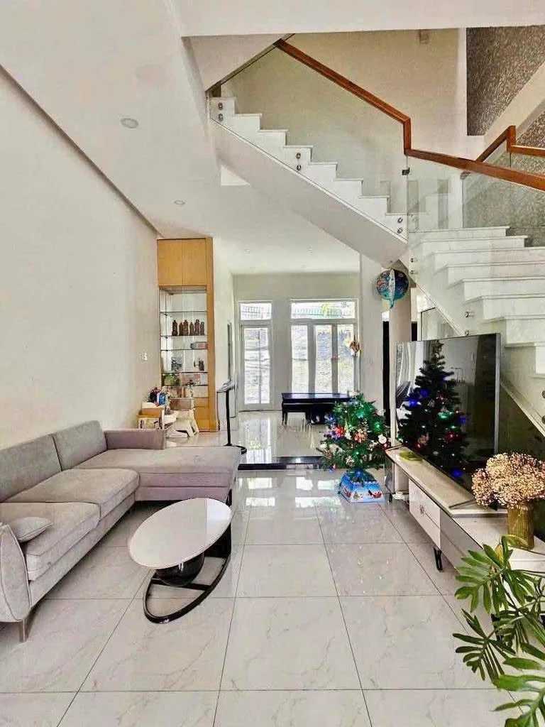 CHO THUÊ NHÀ THẢO ĐIỀN : ĐƯỜNG SỐ 47, THỦ ĐỨC. GIÁ THUÊ : 45 TRIỆU/THÁNG