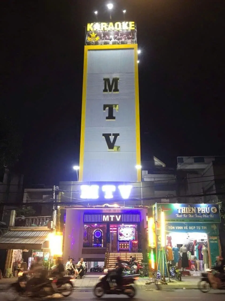 CHO THUÊ TÒA NHÀ : 938 Quang Trung, Phường 8, Quận Gò Vấp. Giá thuê: 250 triệu/tháng