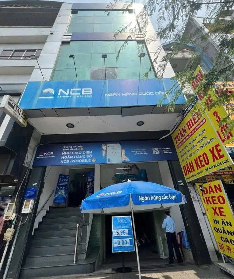 CHO THUÊ NHÀ MẶT TIỀN : 22A Phan Đăng Lưu, Quận Bình Thạnh. Giá thuê: 120 triệu/tháng