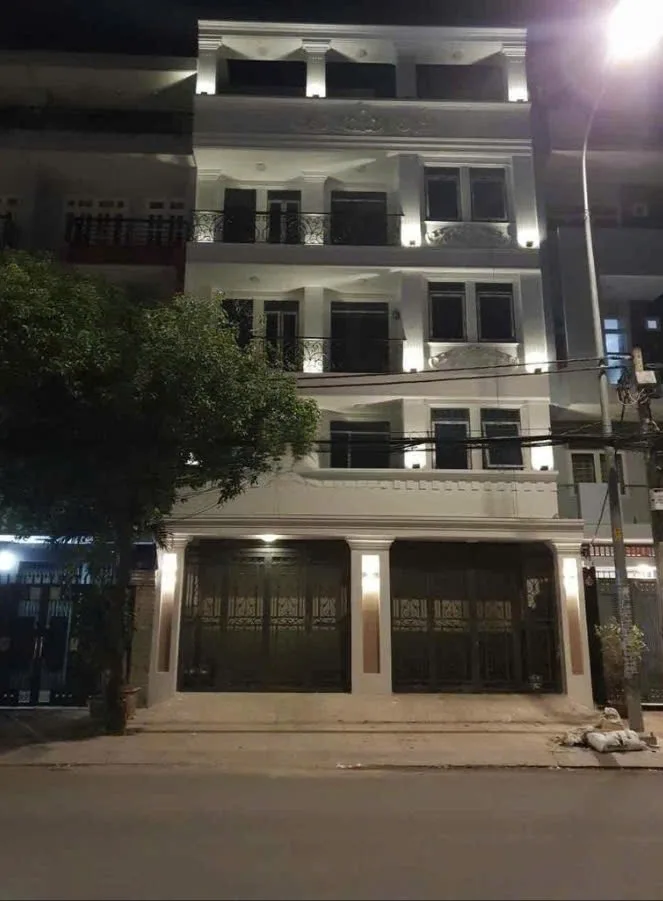 CHO THUÊ TÒA NHÀ : 99-101 Đường 23, Phường 11, Quận 6.  Giá thuê: 120 triệu/tháng
