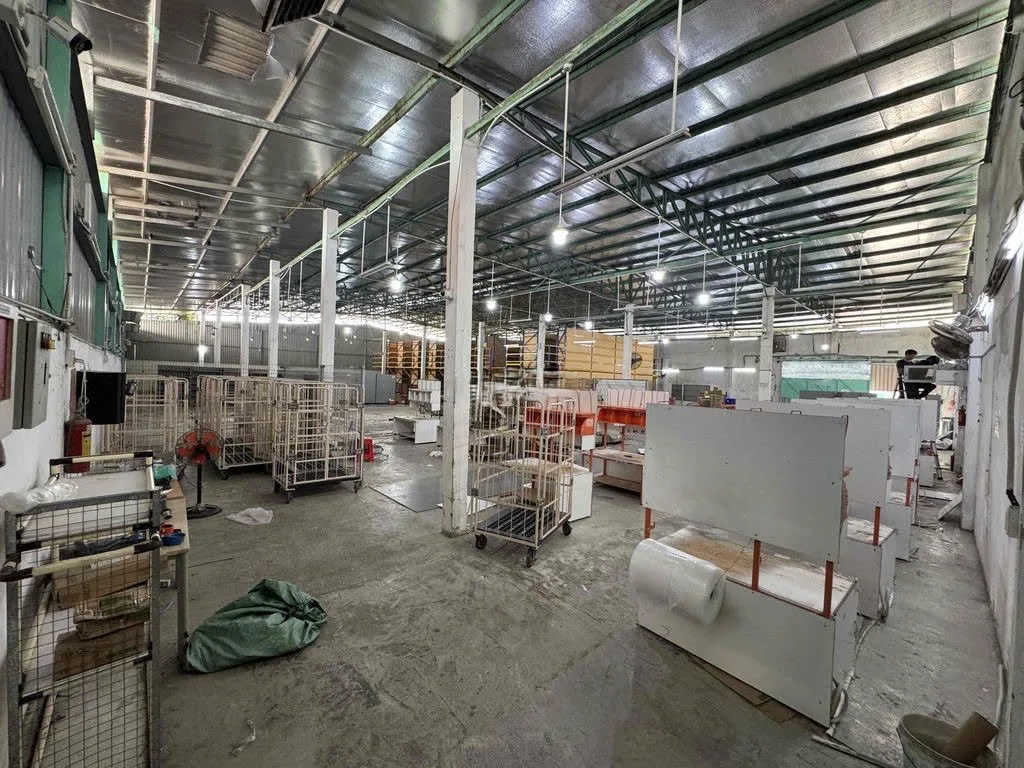 Cho Thuê Kho 1.100m2 mặt tiền 260 Phan Anh, Phường Hiệp Tân, Quận Tân Phú. Giá thuê: 100 triệu/tháng
