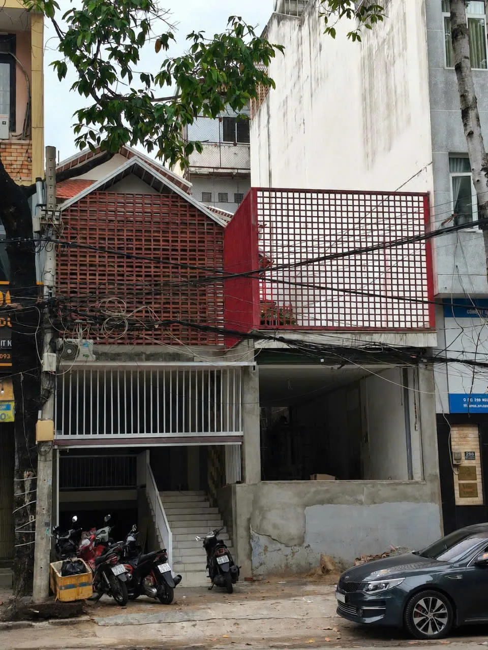 CHO THUÊ TÒA NHÀ MẶT TIỀN : 300 Nguyễn Gia Trí, Phường 25, Quận Bình Thạnh. Giá thuê: 75 triệu/tháng