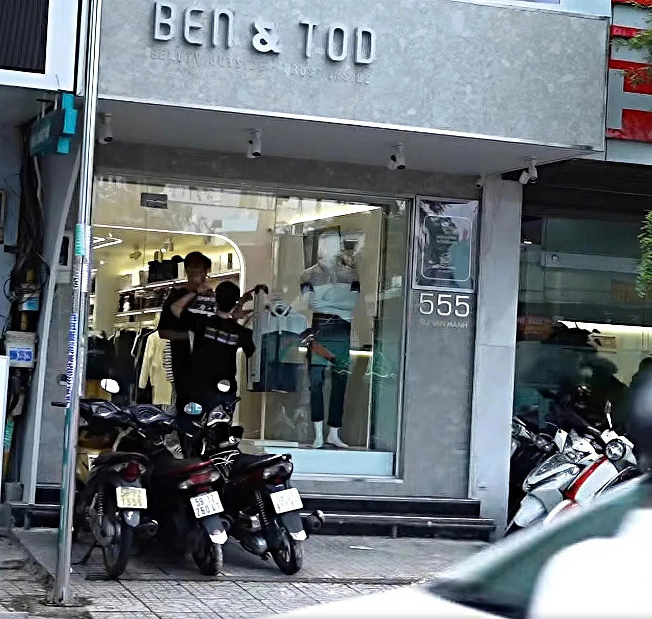 CHO THUÊ MẶT BẰNG KINH DOANH :  555 Sư Vạn Hạnh, Phường 12, Quận 10. Giá thuê: 55 triệu/tháng