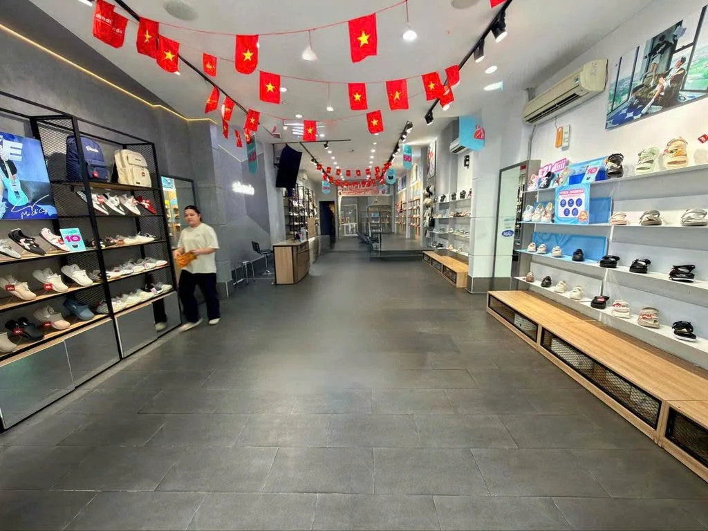 CHO THUÊ NHÀ/MẶT BẰNG MẶT TIỀN : 202–204 Trường Chinh, Phường 13, Quận Tân Bình. Giá thuê: 65 triệu/