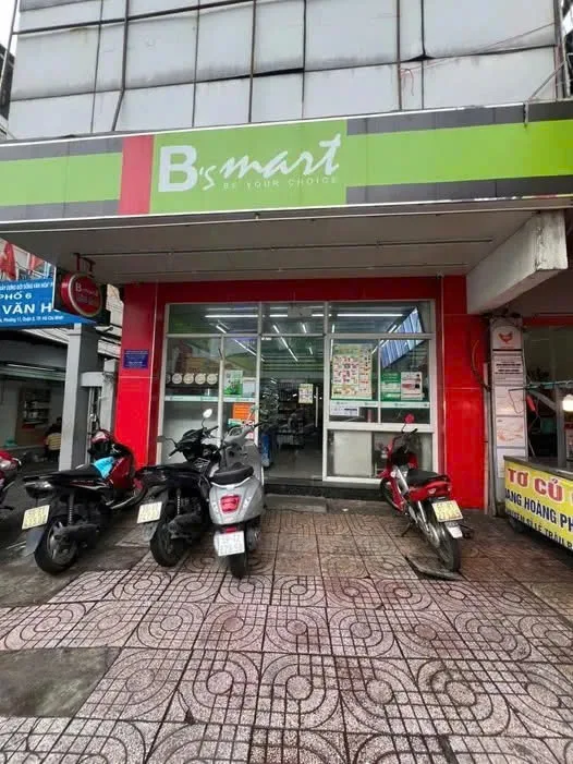 CHO THUÊ NHÀ MẶT TIỀN : 406C Cách Mạng Tháng 8, Quận 3. Giá thuê: 60 triệu/tháng