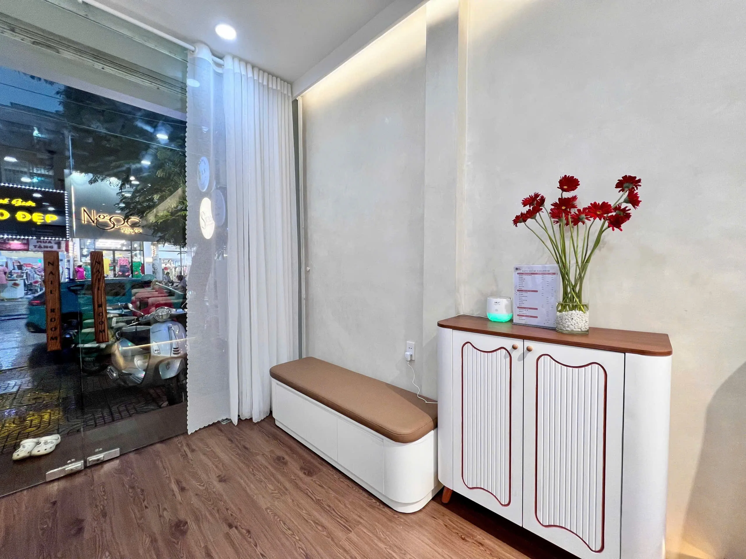 CHO THUÊ NHÀ MẶT TIỀN : 202 Lê Văn Sỹ, Phường 10, Quận Phú Nhuận. Giá thuê: 65 triệu/tháng 