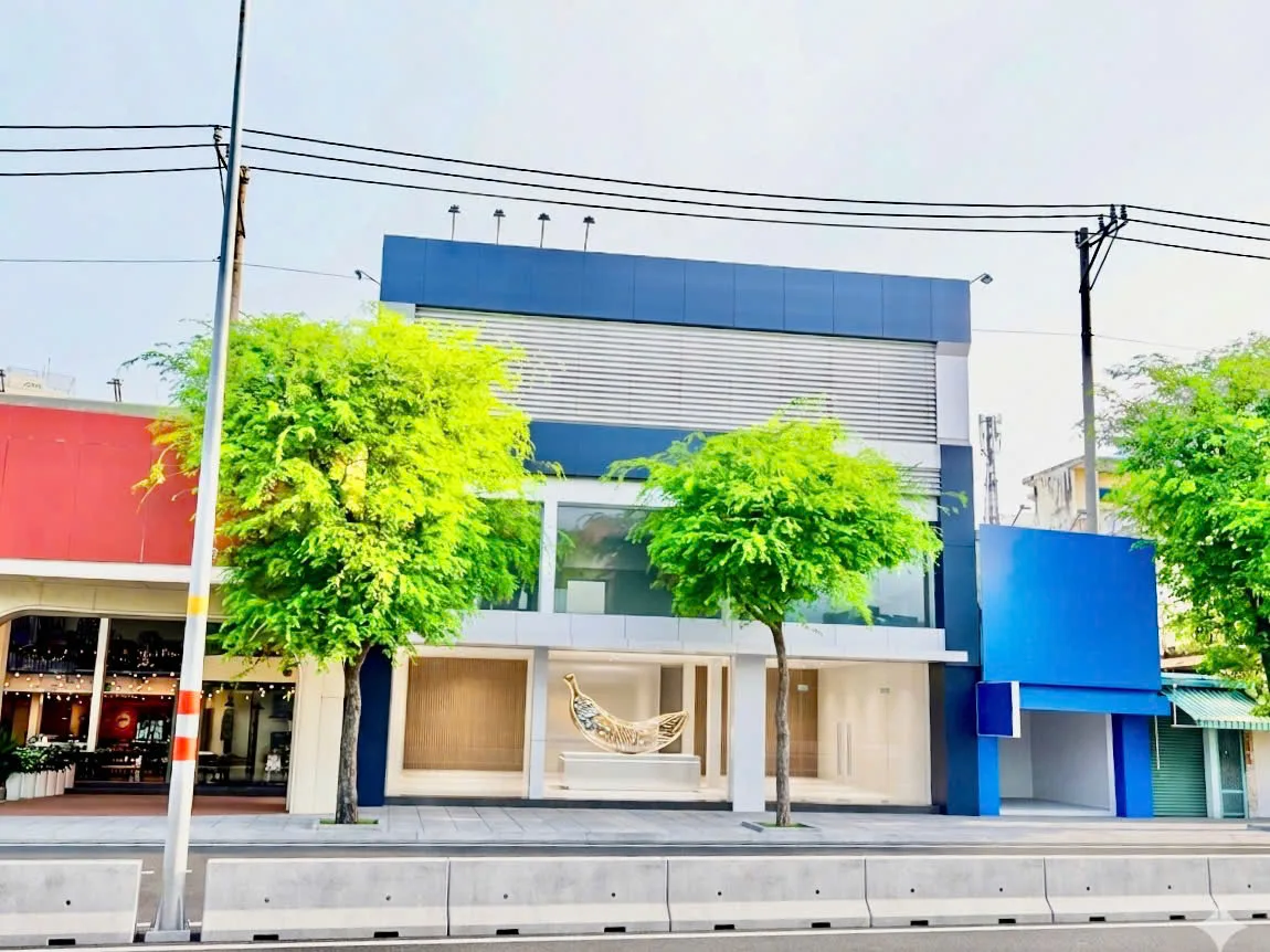 CHO THUÊ MẶT BẰNG SIÊU ĐẸP : 439 Lê Trọng Tấn, Tân Phú . Giá thuê: 140 triệu/tháng