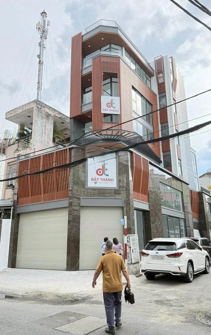 CHO THUÊ TÒA NHÀ MẶT TIỀN : 77 Lê Hoàng Phái, Phường 17, Quận Gò Vấp. Giá thuê: 65 triệu/tháng