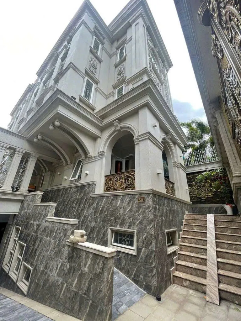 CHO THUÊ BIỆT THỰ : KDC TRUNG SƠN – ĐƯỜNG SỐ 1, QUẬN 8. GIÁ THUÊ : 130 TRIỆU/THÁNG