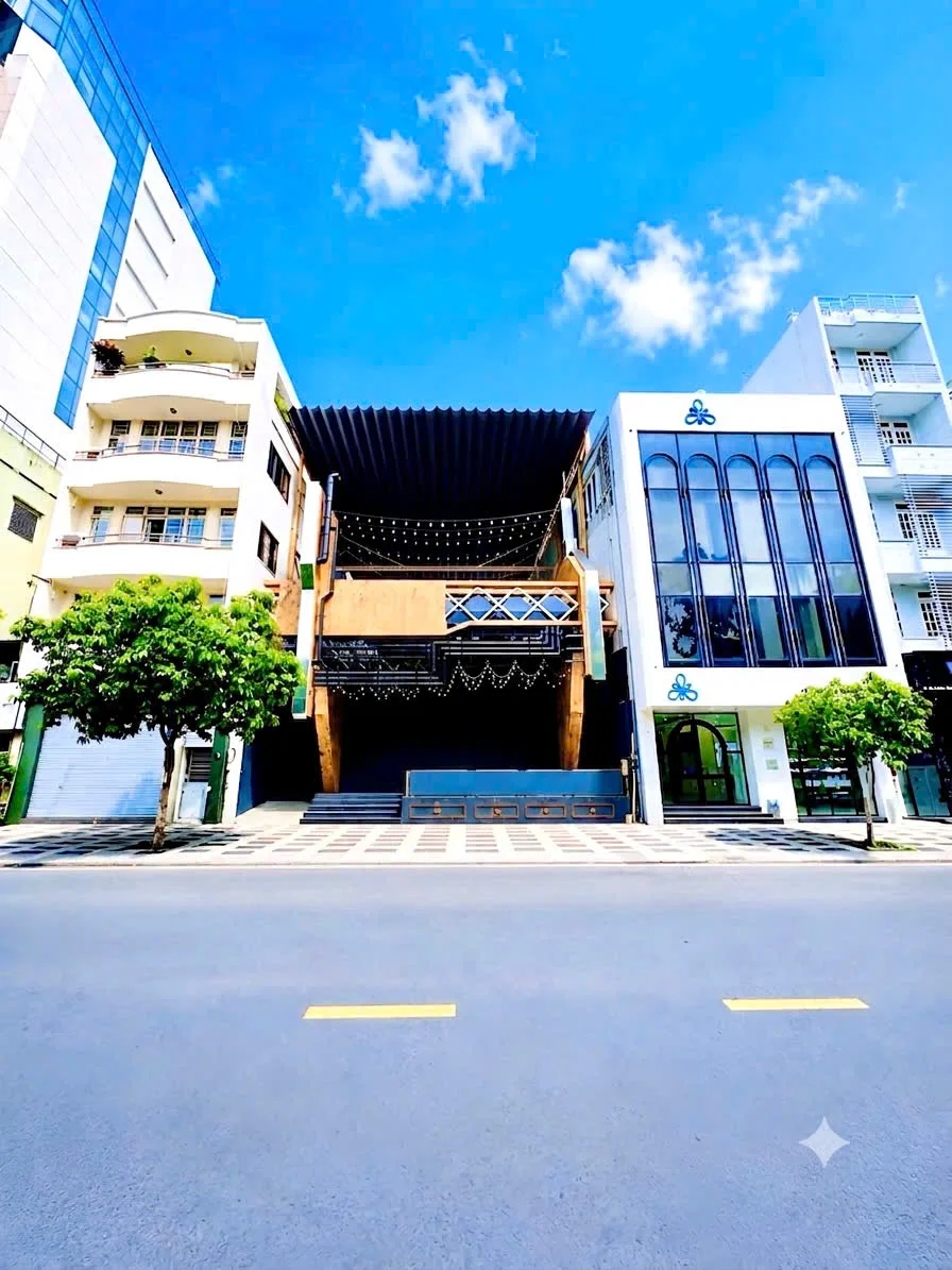 CHO THUÊ NHÀ MẶT TIỀN :  138 Lê Lai, Phường Bến Thành, Quận 1, TP.HCM. Giá thuê: 20.000 USD/tháng