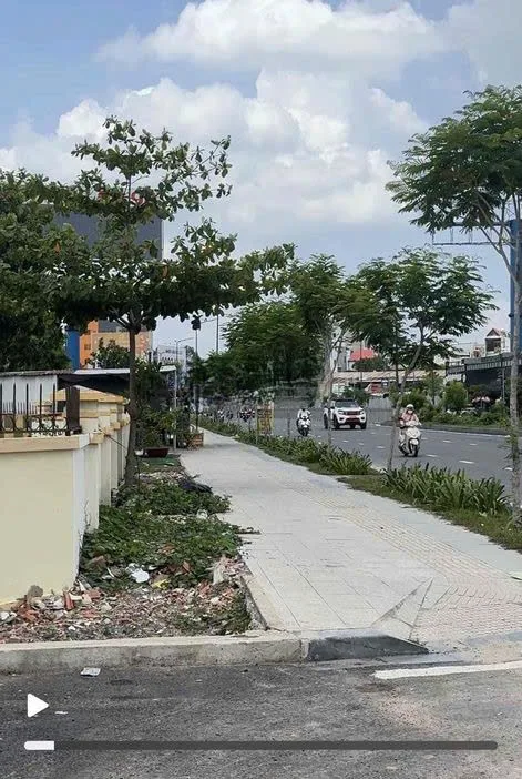 CHO THUÊ ĐẤT TRỐNG MẶT TIỀN : ĐƯỜNG C3, PHƯỜNG 2, QUẬN TÂN BÌNH  GIÁ THUÊ : 100 TRIỆU/THÁNG