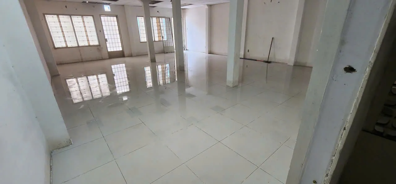CHO THUÊ TÒA NHÀ MẶT TIỀN : 345 Lý Thường Kiệt, Quận Tân Bình. Giá thuê: 160 triệu/tháng