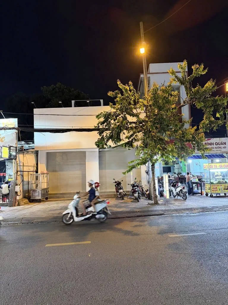 CHO THUÊ NHÀ MẶT TIỀN : 215 Hoàng Diệu 2, TP. Thủ Đức, Giá thuê: 88 triệu/tháng 