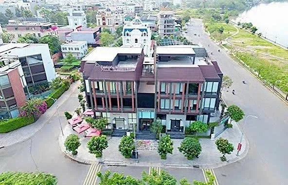 CHO THUÊ TÒA NHÀ GÓC MẶT TIỀN : 29 Trần Quý Kiên, TP. Thủ Đức, TP.HCM. Giá thuê: 400 triệu/tháng