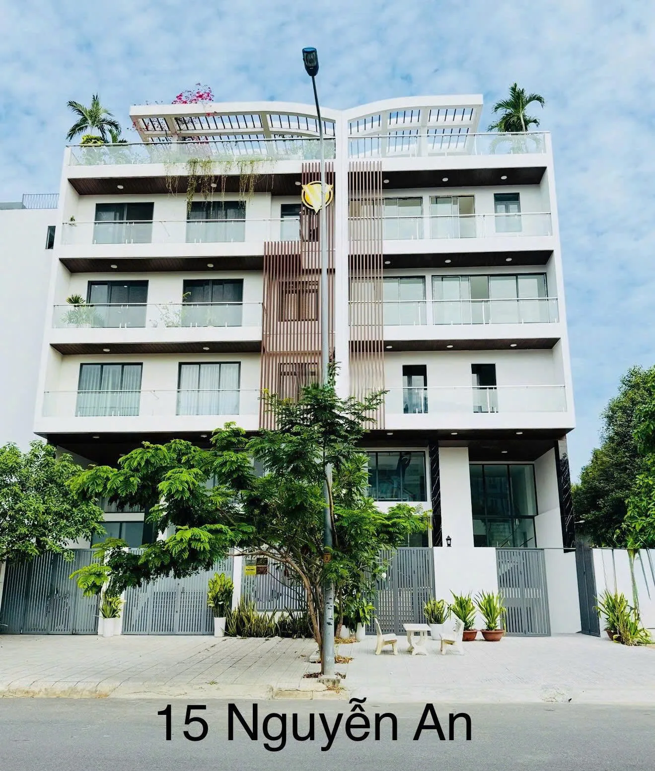 CHO THUÊ TÒA NHÀ MẶT TIỀN : 15A Nguyễn An, Phường Cát Lái, TP. Thủ Đức. Giá thuê: 220 triệu/tháng