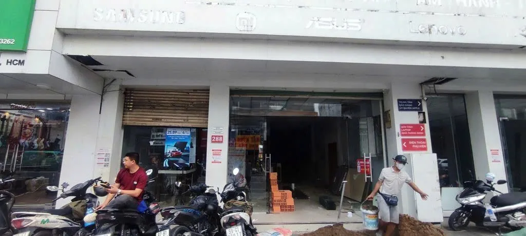 Cho Thuê Mặt Bằng : 288 Đường 3/2, Phường 12, Quận 10. Giá thuê: 120 triệu/tháng.