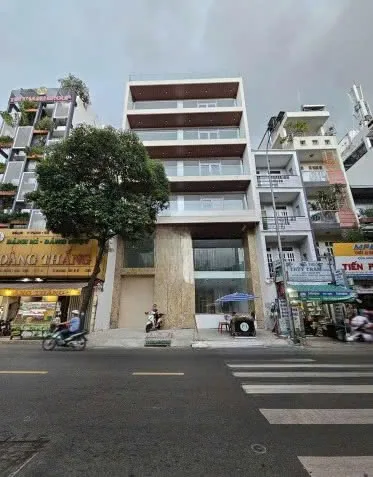 Cho thuê Tòa Nhà mặt tiền : 75–77–79 Phổ Quang, Phường 2, Quận Tân Bình. Giá thuê: 270 triệu/tháng.