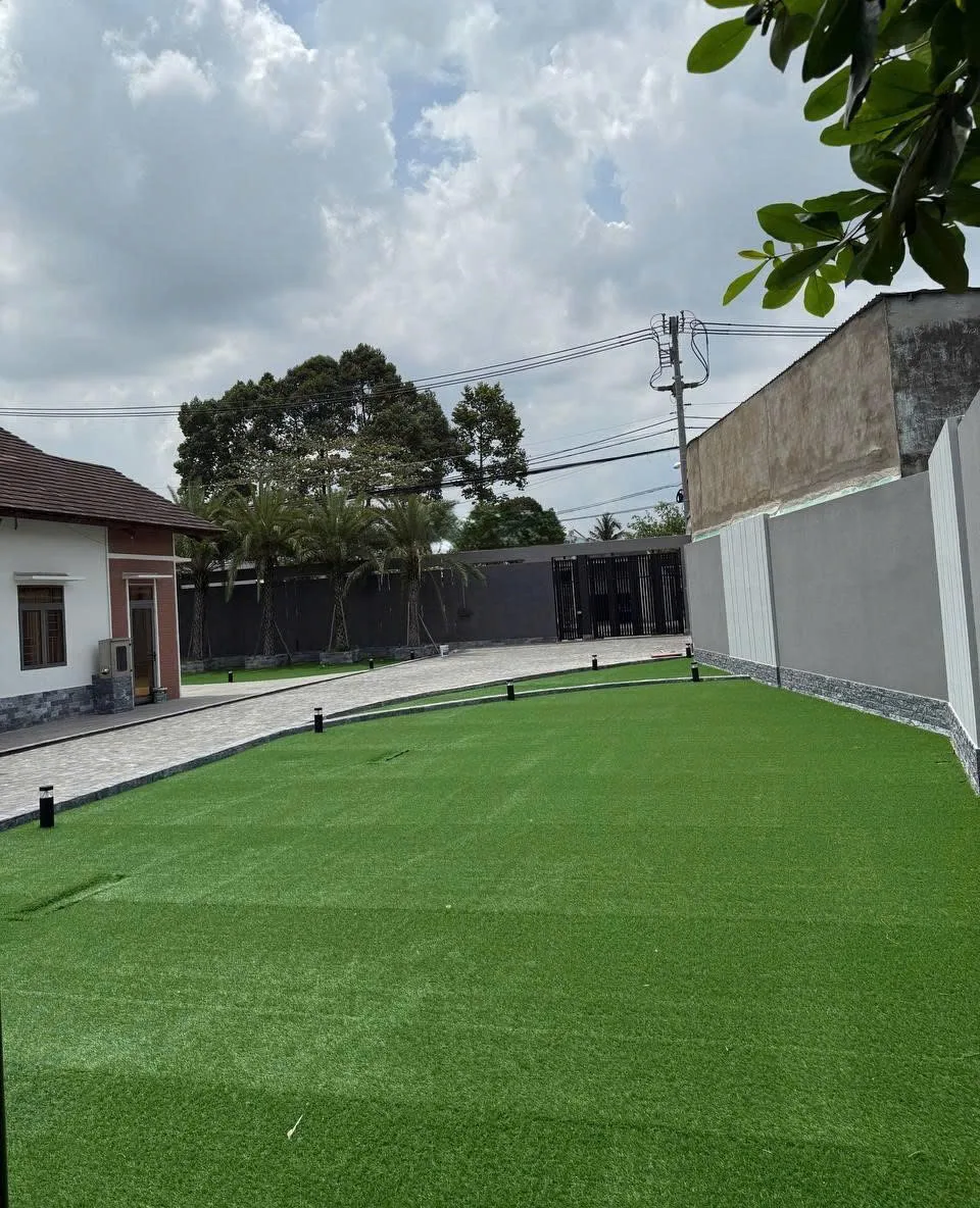 Cho thuê Biệt Thự sân vườn : 90 Lò Lu, TP. Thủ Đức. Giá thuê: 130 triệu/tháng