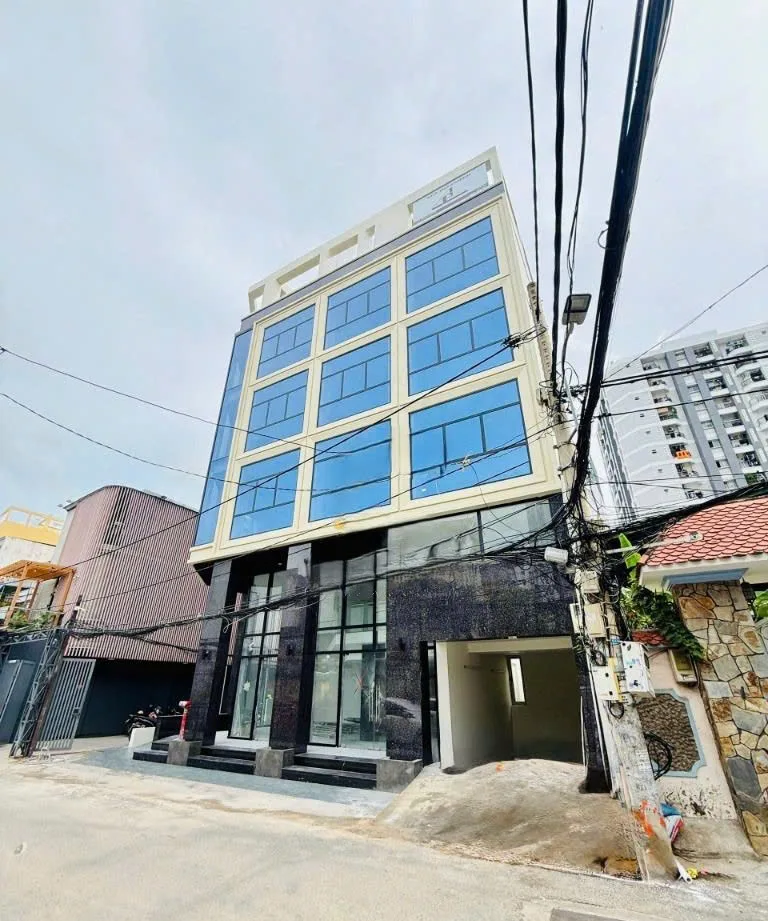 Cho Thuê Tòa Nhà : 340/52 Ung Văn Khiêm, Phường 25, Quận Bình Thạnh. Giá thuê: 160 triệu/tháng.