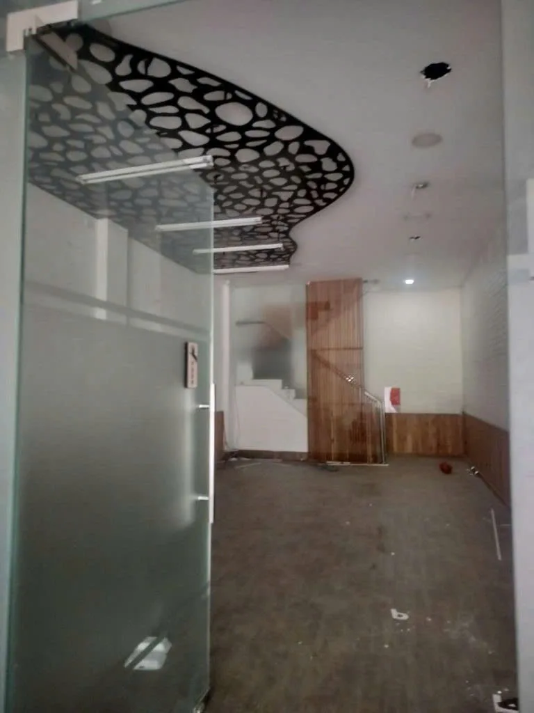 Cho Thuê Nhà MT : 41E Đặng Thùy Trâm, Phường 13, Quận Bình Thạnh. Giá thuê : 60 triệu/tháng.