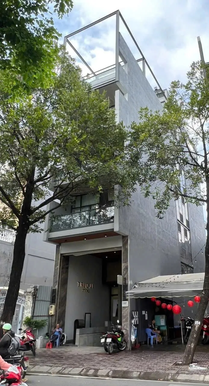 CHO THUÊ TÒA NHÀ  : 176C Trường Sa, Phường 1, Quận Bình Thạnh. Giá thuê: 145 triệu/tháng