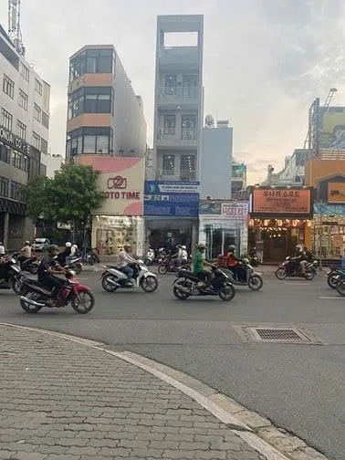 CHO THUÊ NHÀ : 533 Phan Văn Trị, Phường 5, Quận Gò Vấp. Giá thuê : 65 triệu/tháng