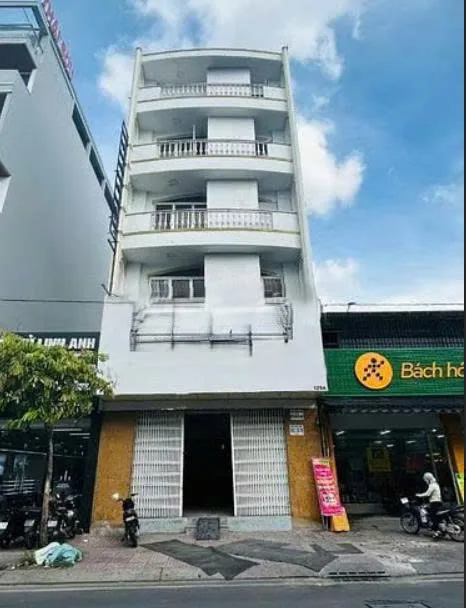 CHO THUÊ NHÀ MT : 129 Bình Thới, Phường 11, Quận 11. Giá thuê : 85 triệu/tháng