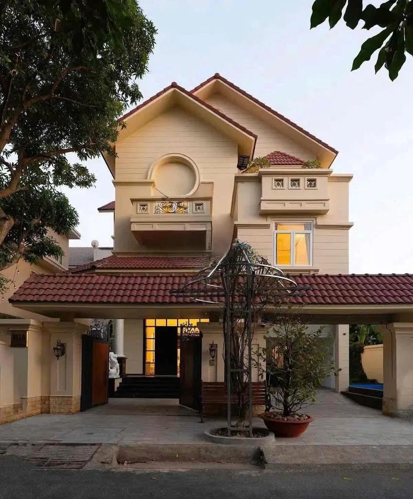 Cho Thuê Biệt Thự : 18 Đường Số 55, Phường An Khánh, TP. Thủ Đức. Giá thuê : 7.500 USD/tháng