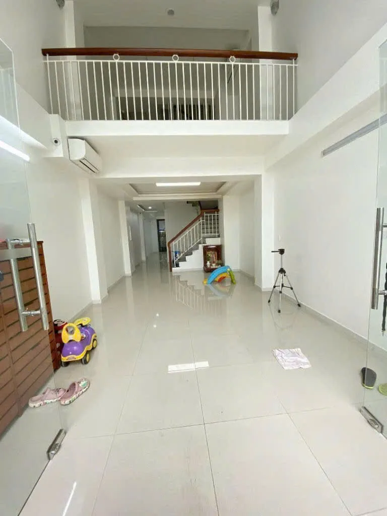 Cho Thuê Nhà : 47 Tân Thành, Phường 12, Quận 5. Giá thuê : 50 triệu/tháng